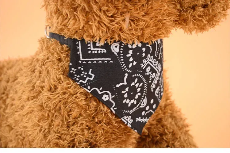 Adjustable Pet Bandana Bib – Stylish & Functional Pet Neckerchief